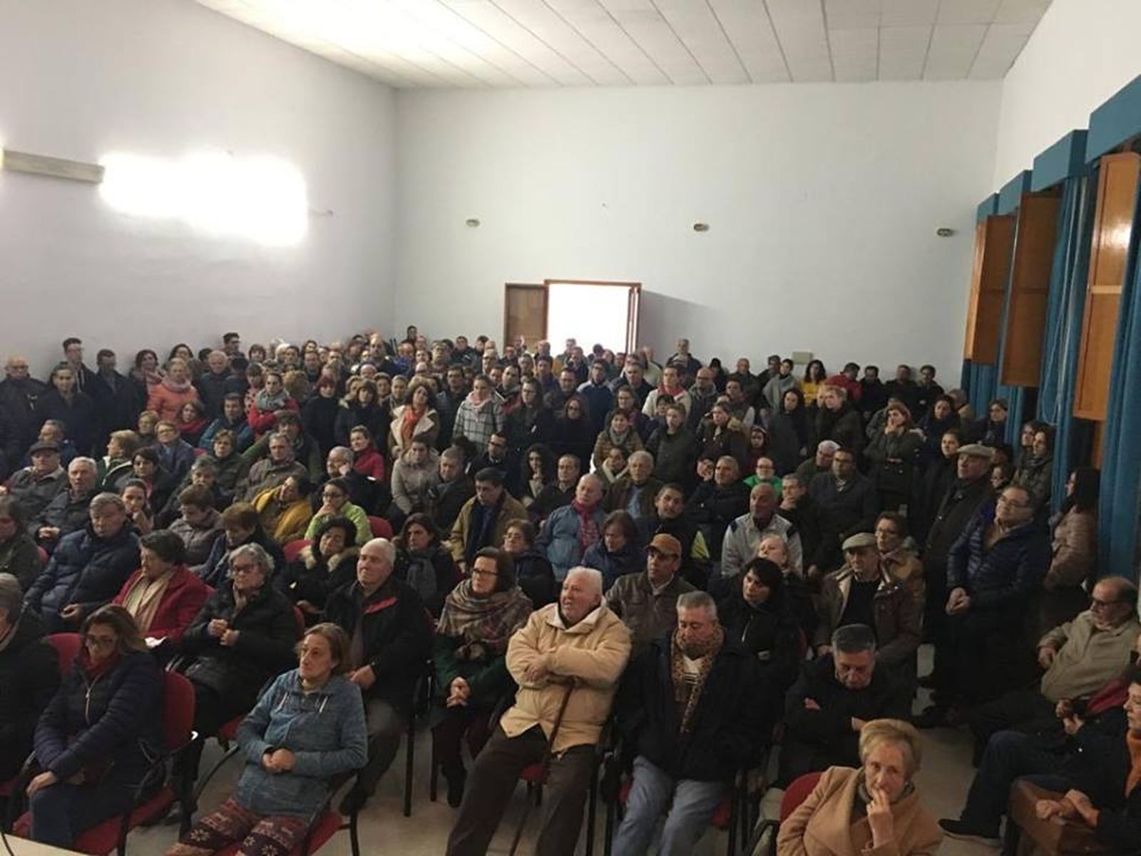 Asamblea de vecinos sobre la marcha de protesta.