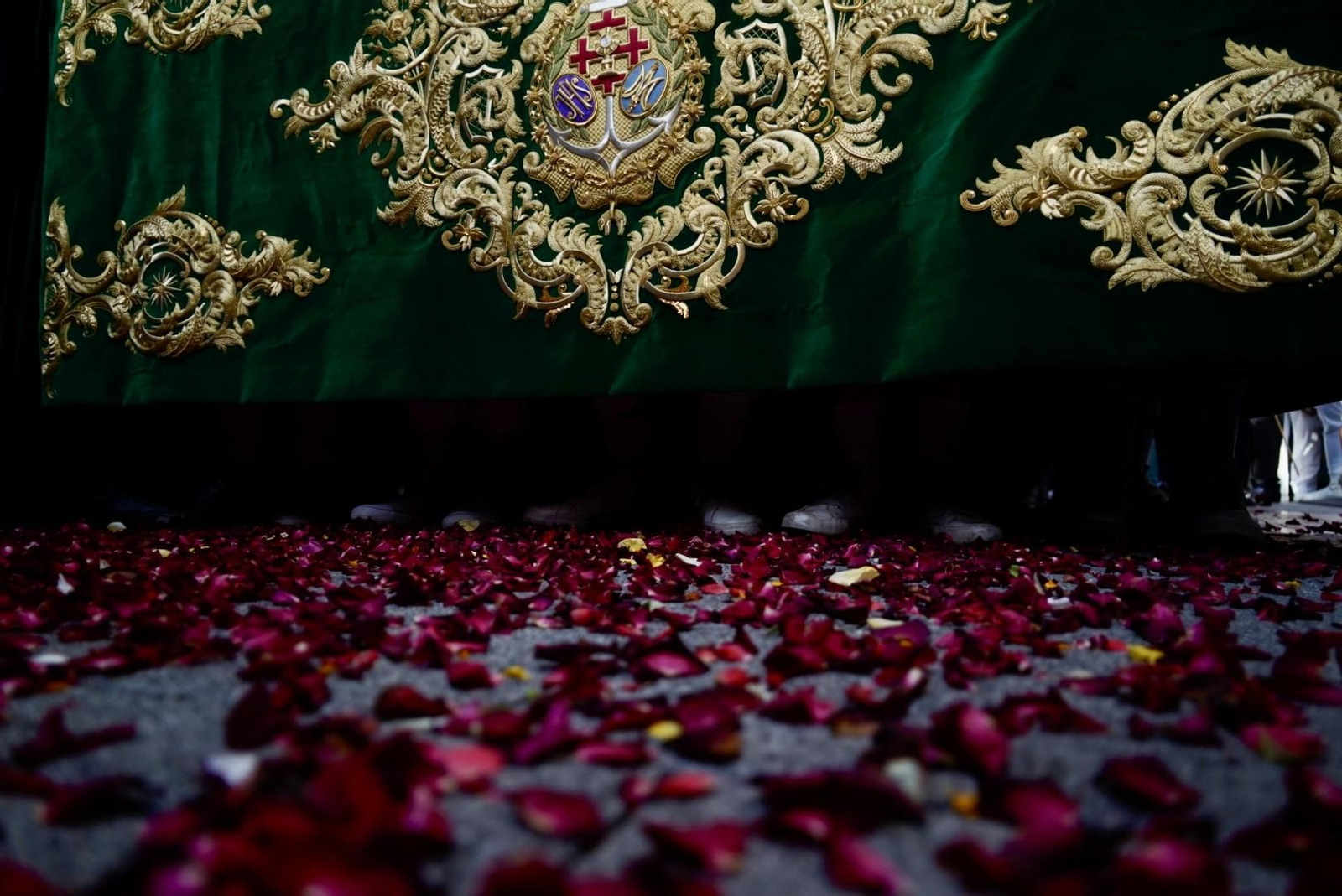 Imágenes de la procesión extraordinaria de la Virgen de la Esperanza por las calles de Huelva