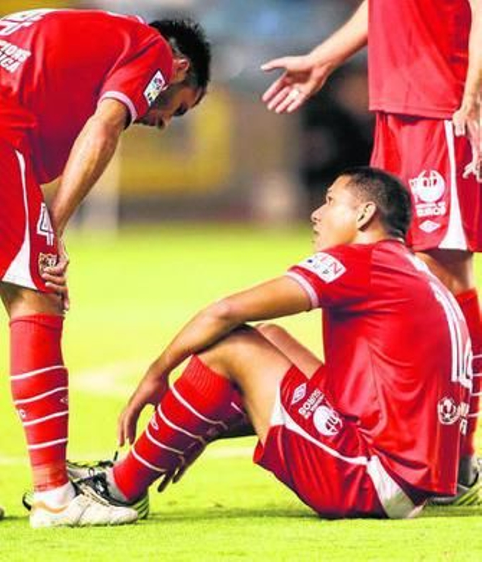 Spahic se interesa por Maduro, que terminó con una contusión.