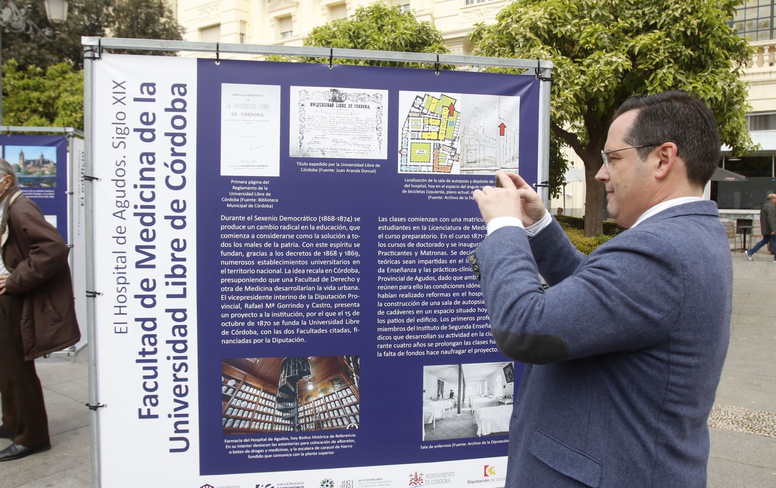 La exposición de la historia de la Facultad de Filosofía y Letras de Córdoba, en imágenes
