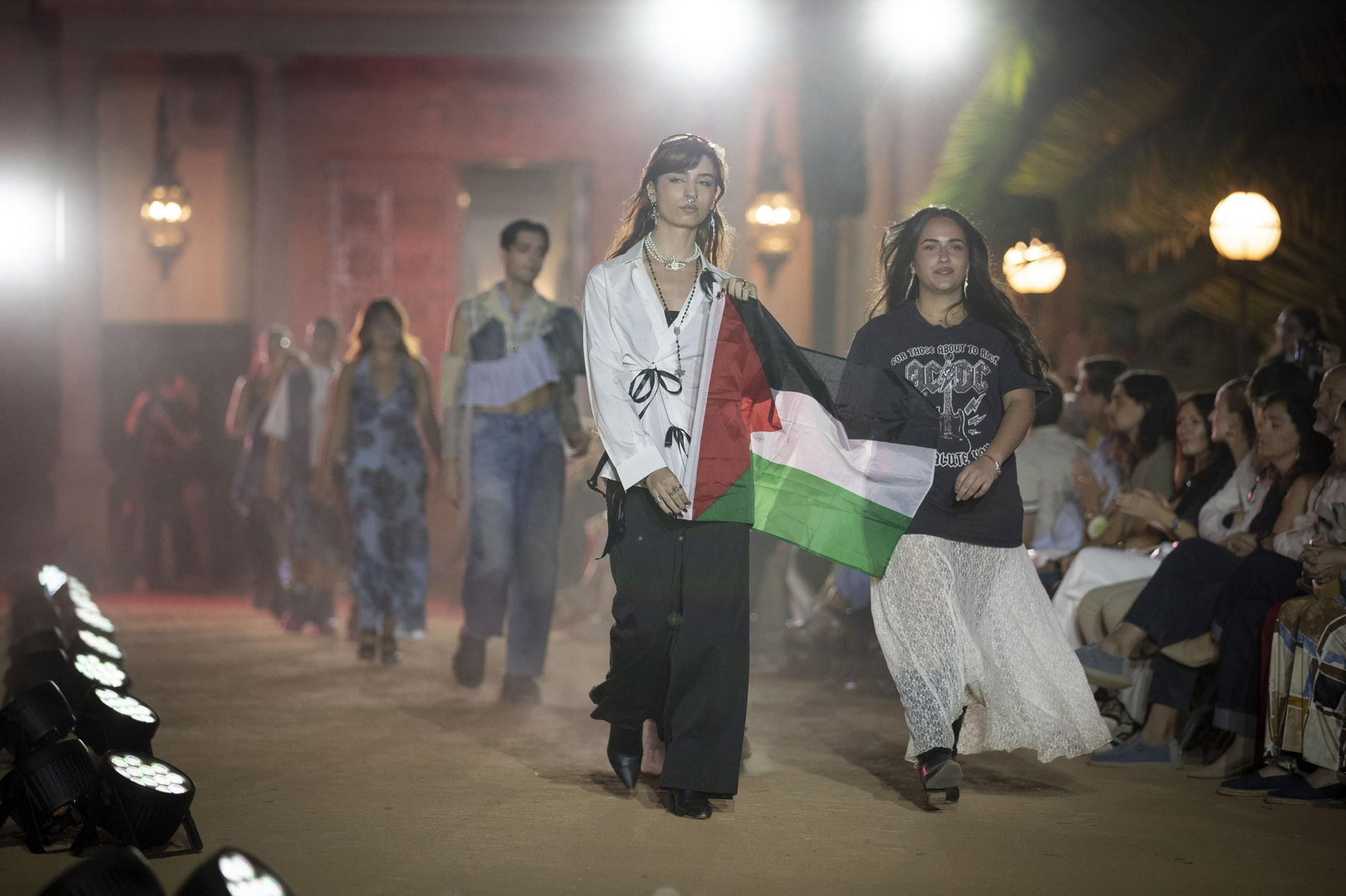 La creatividad de la colección Pouty deslumbra en la Pasarela Fortuny