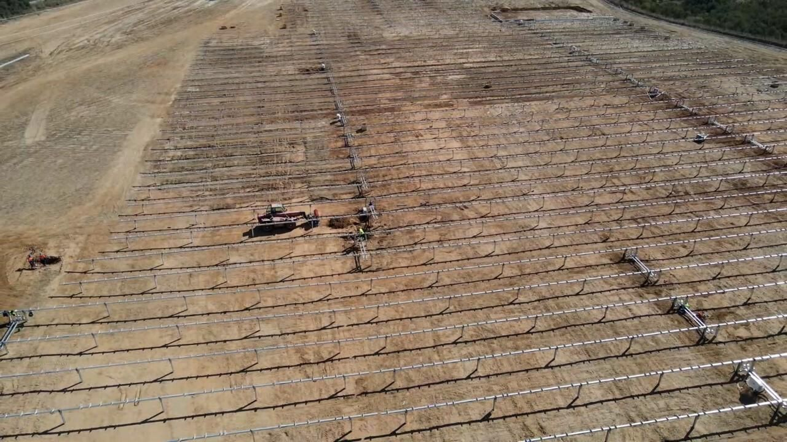 Trabajos que se están llevando a cabo actualmente para la construcción de la planta Huelva 2021, la primera de Alter Enersun en el entorno de La Ribera..