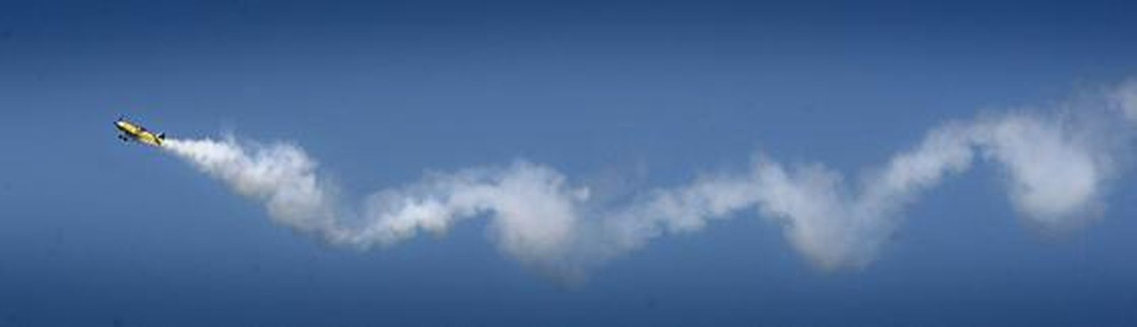 190.000 personas disfrutan del III Festival Aéreo en la playa de la Victoria. /Foto: Julio González