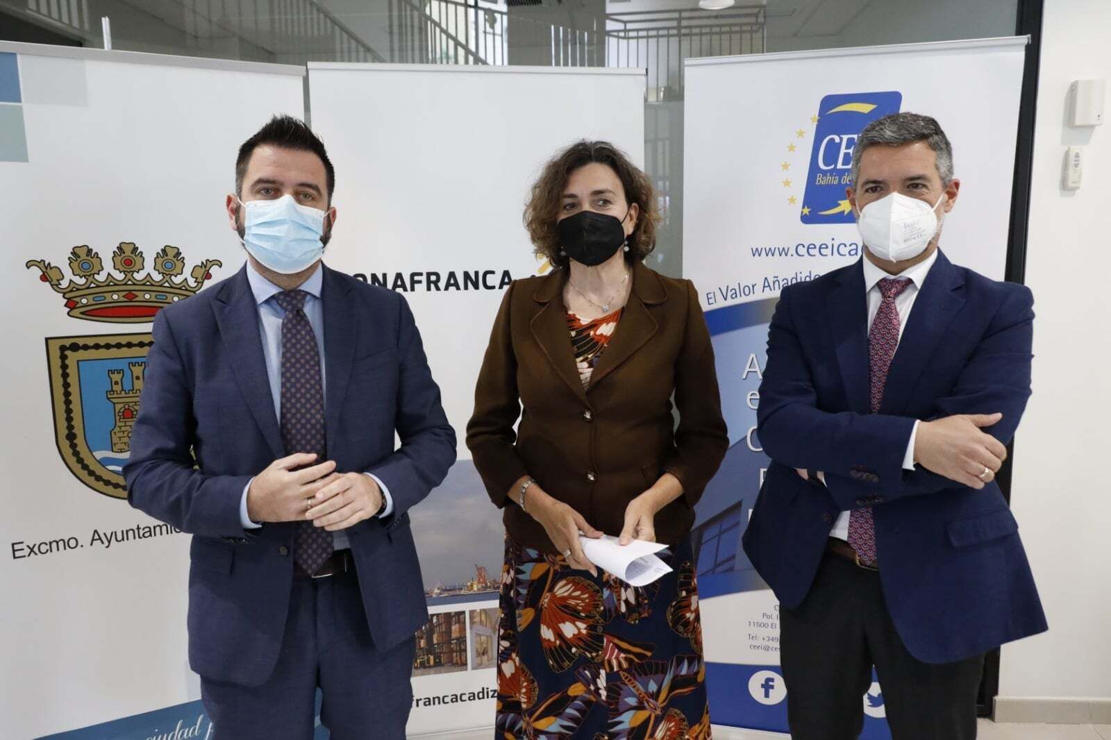 La presidenta del CEEI Bahía de Cádiz, con el delegado del Estado en la Zona Franca de Cádiz y el alcalde de Rota.