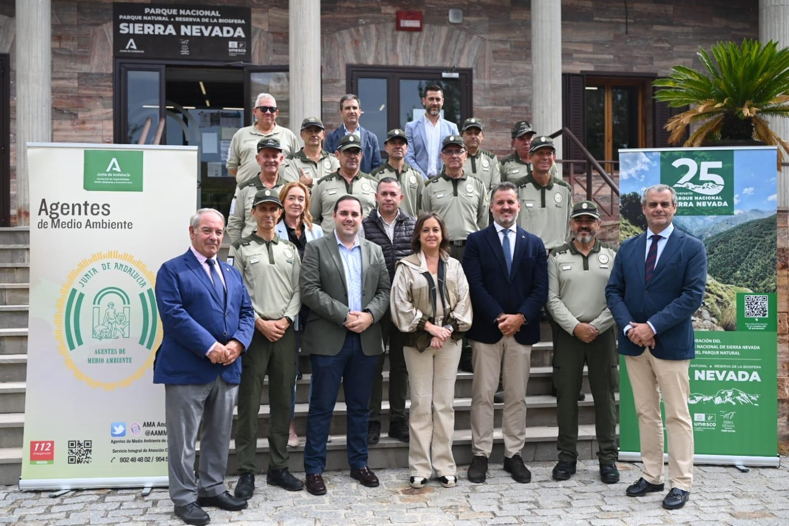 Imagen de la visita de la consejera al Centro Administrativo del parque natural de Sierra Nevada
