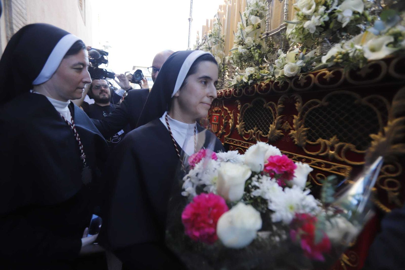 Imposición de la Medalla de Oro de Huelva a la Virgen de los Dolores