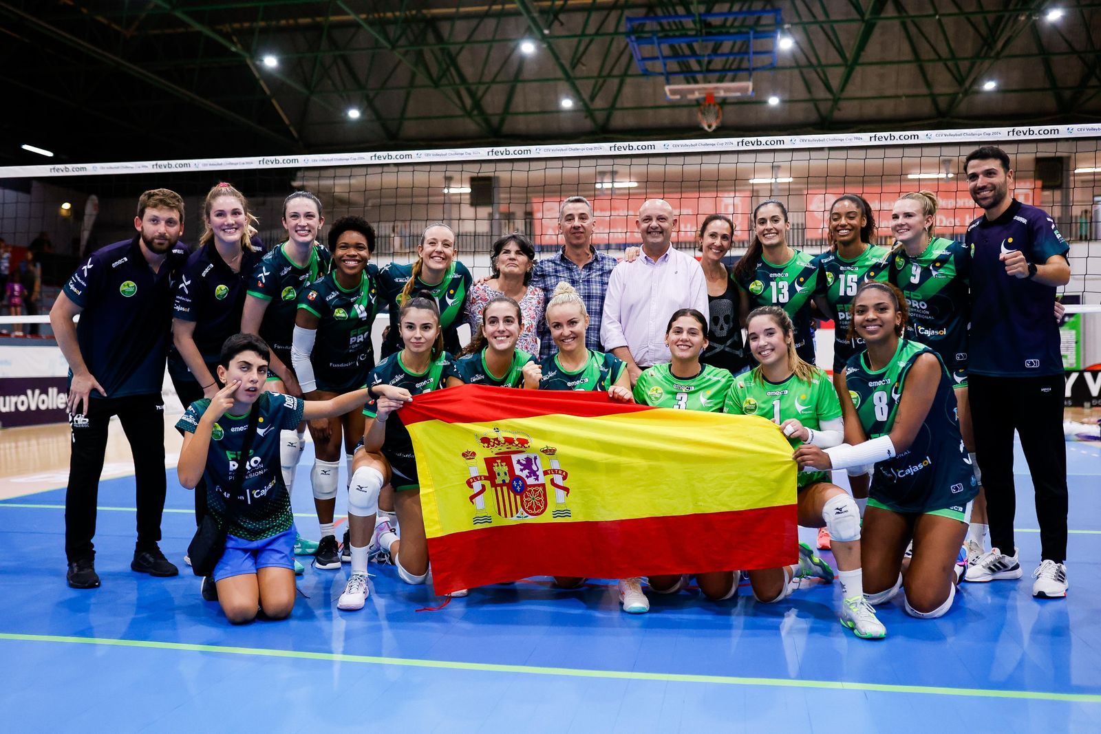 Las fotos del debut en Europa del FP Pro Voley Cajasol