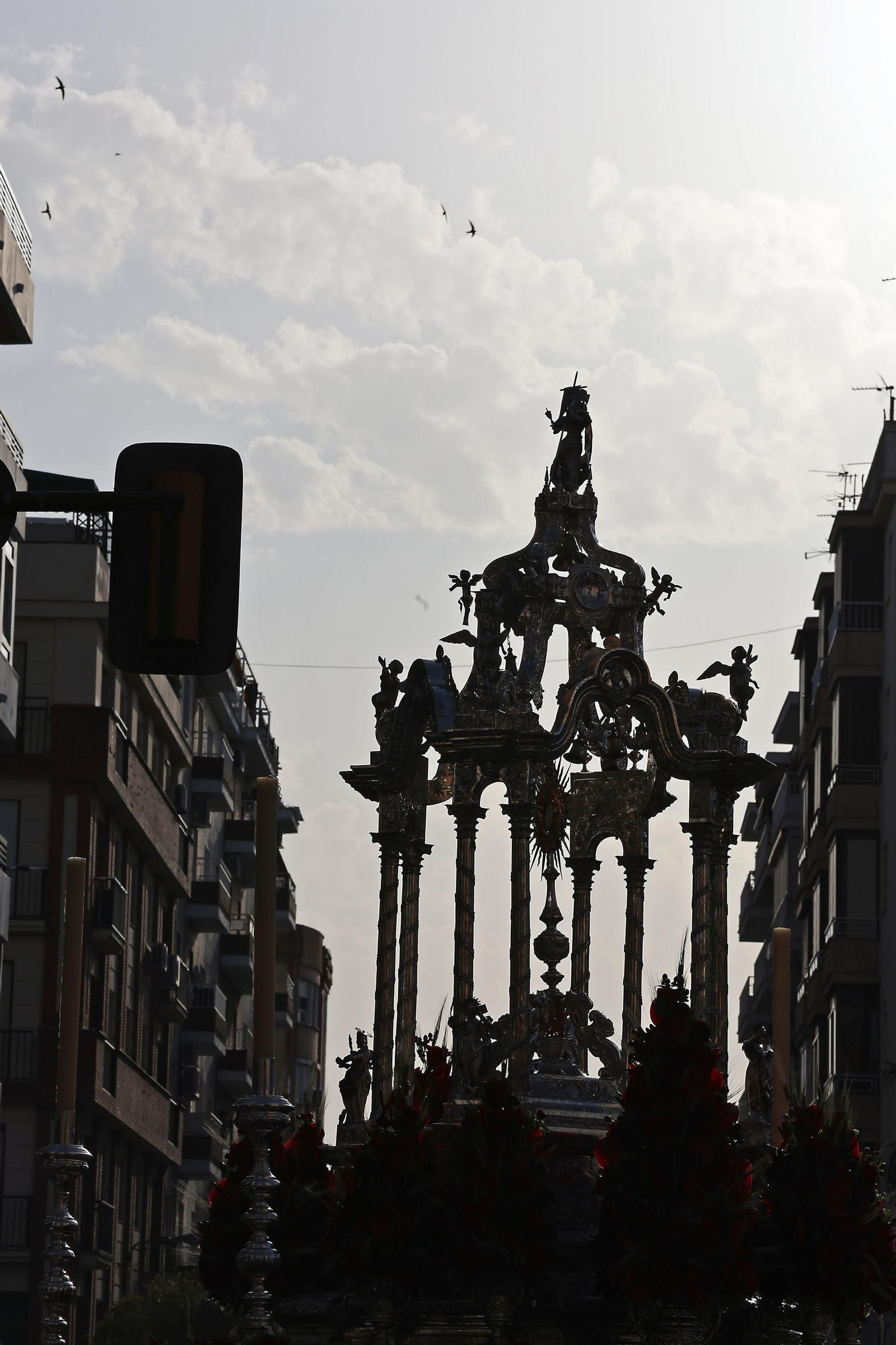 Imágenes de la procesión del Corpus Christi por las calles de Huelva