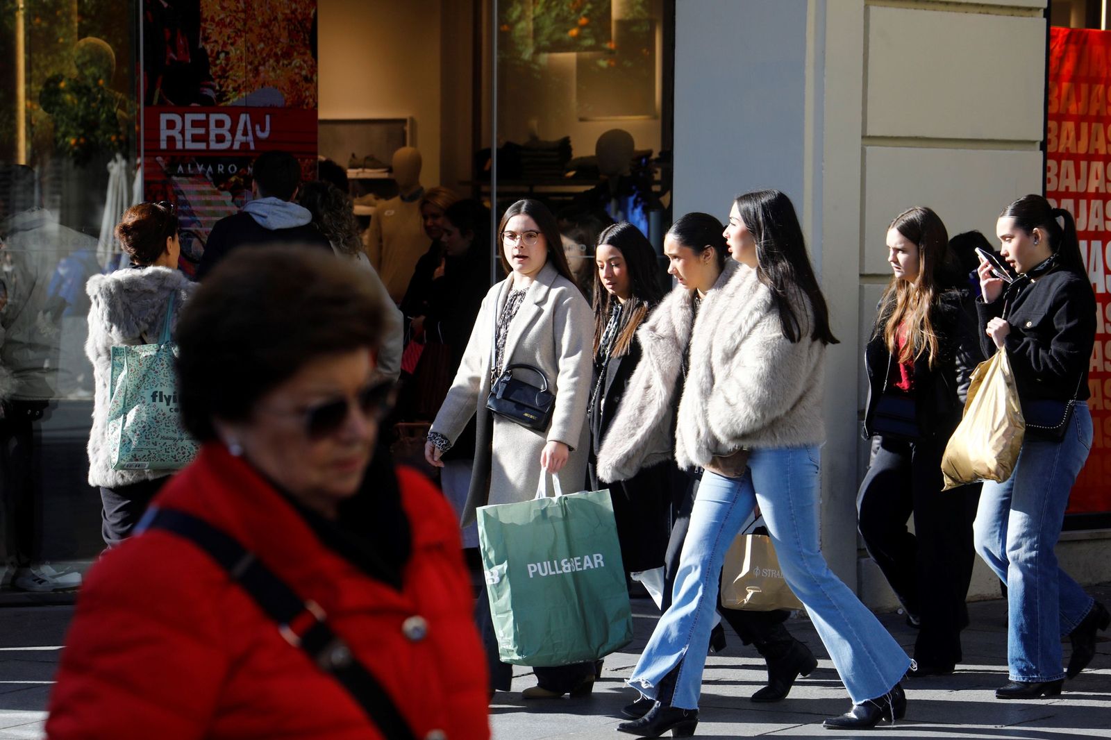 Los cordobeses se lanzan a por las rebajas de invierno, en imágenes