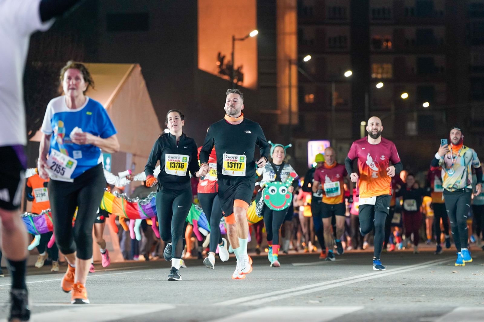 En imágenes: búscate en tu llegada a meta de la Carrera de San Antón 2026 (15)