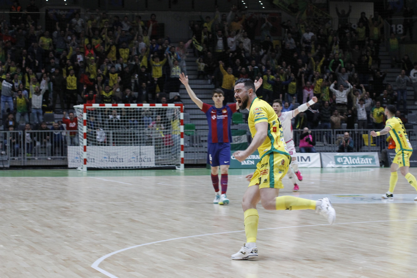 Chino volvió a abrir su tarro de las esencias.