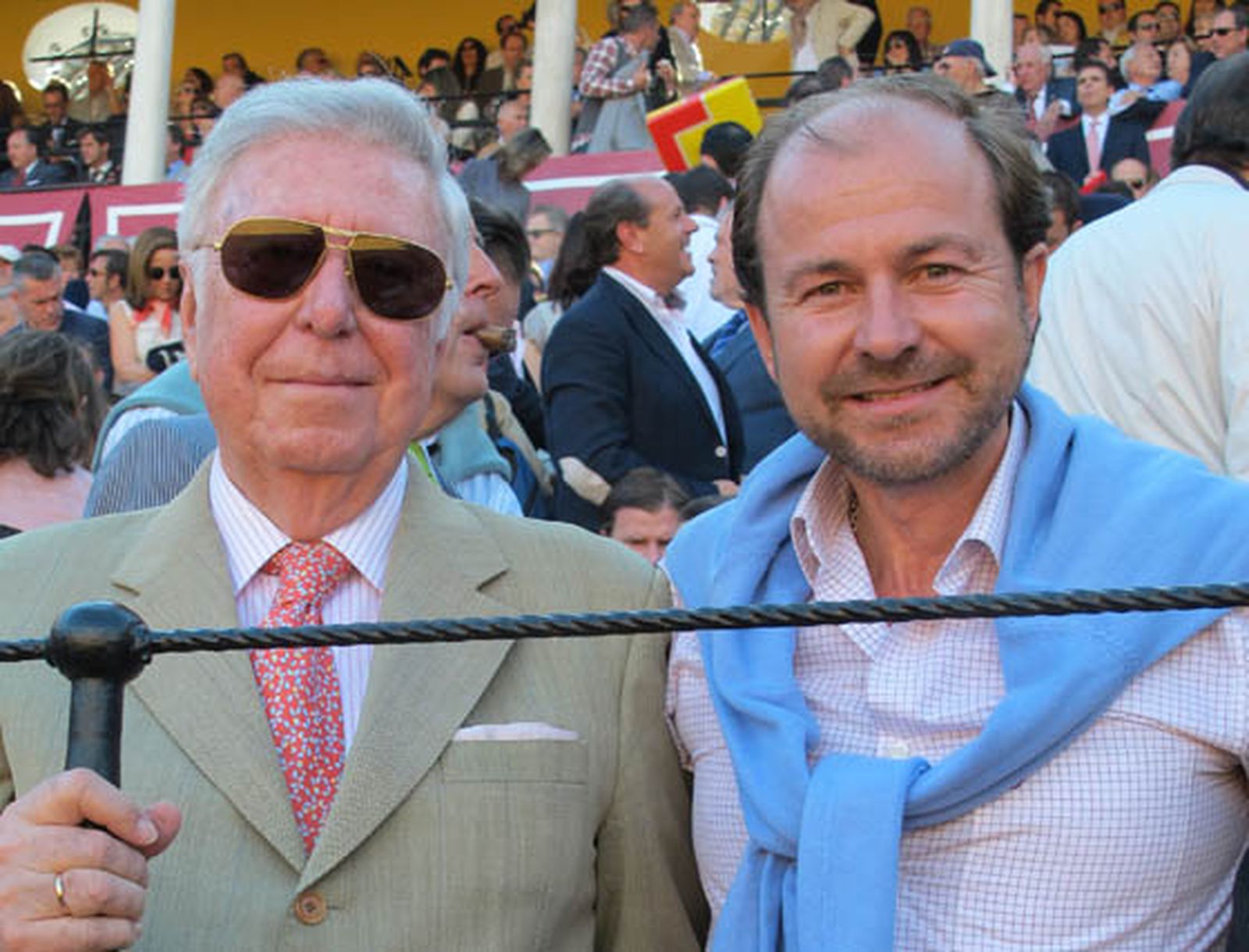 José Luis García Palacios, presidente de Caja Rural del Sur, con su hijo Guillermo, ganadero de Albarreal.

Foto: Victoria Ramírez