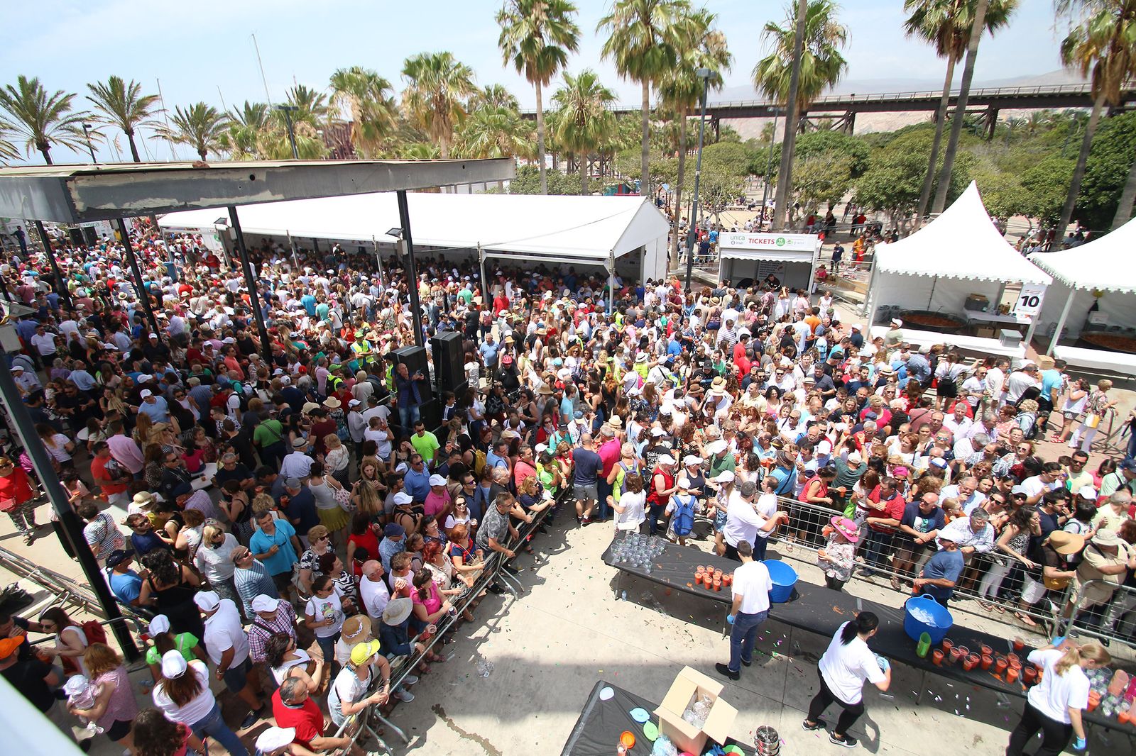 El Parque de las Almadrabillas ha congregado a miles de almerienses.