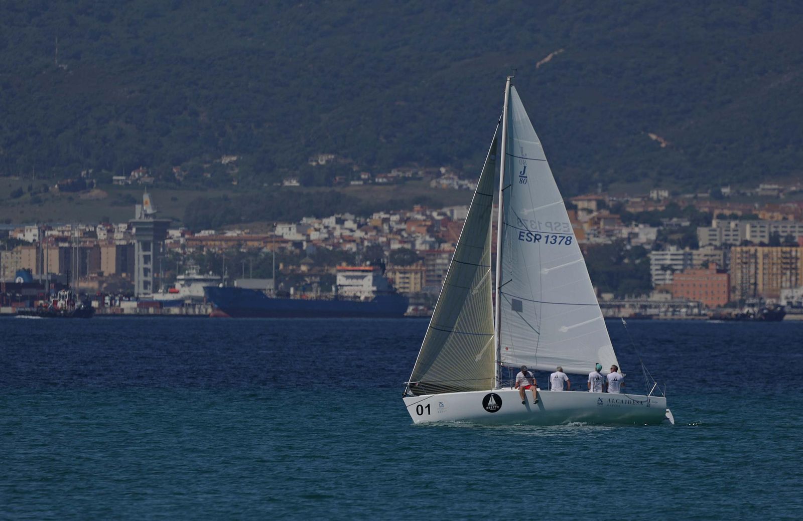 Fotos de la jornada del domingo del Campeonato Andaluz de vela categoría J80 en La Línea