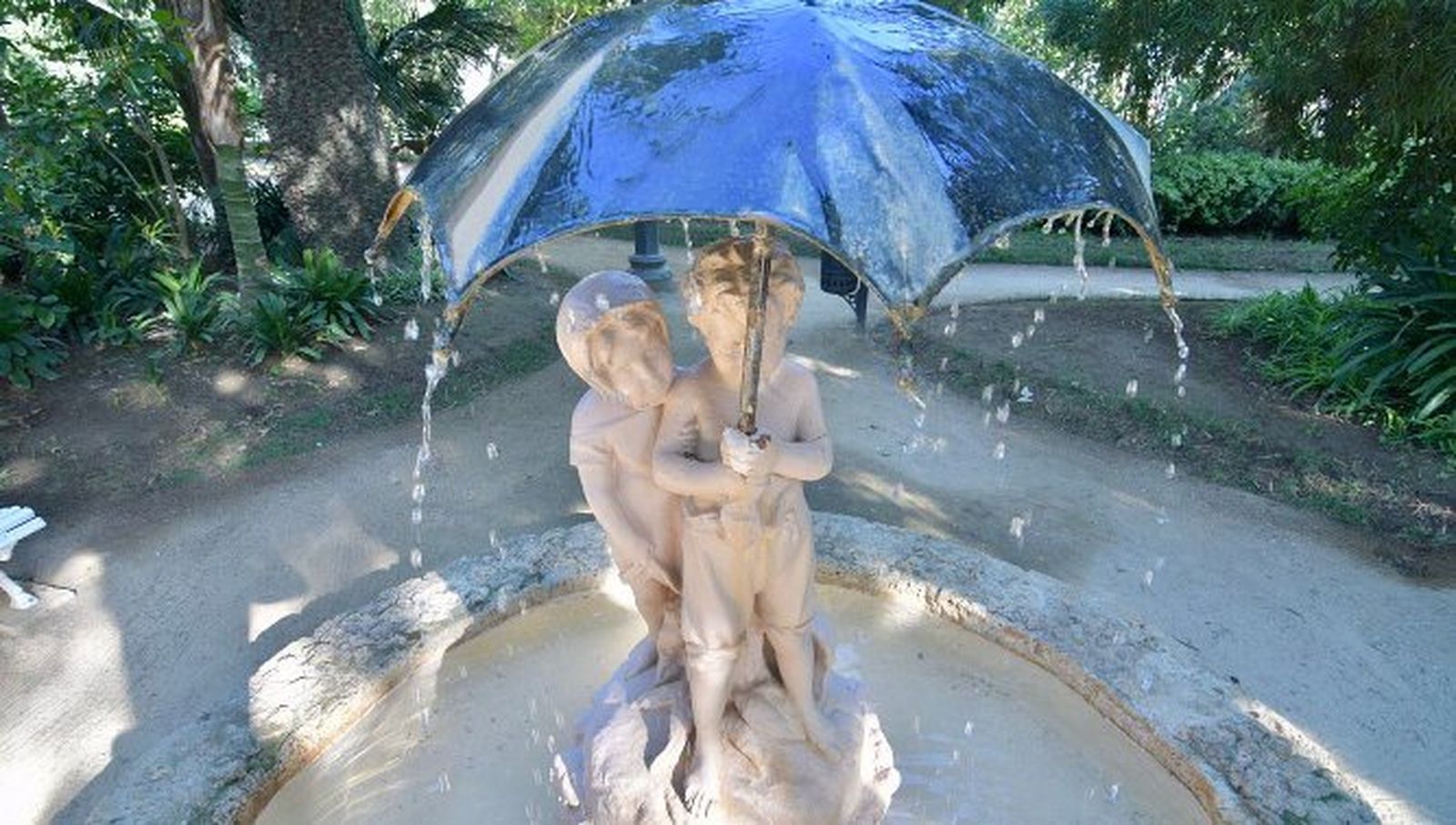 El conjunto escultórico, completo.