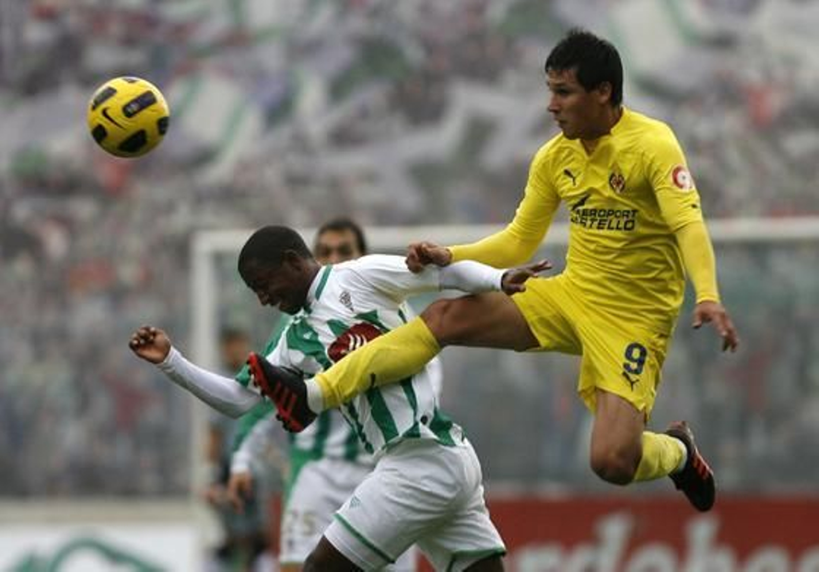 Dura entrada a Camille.

Foto: Jose Martinez