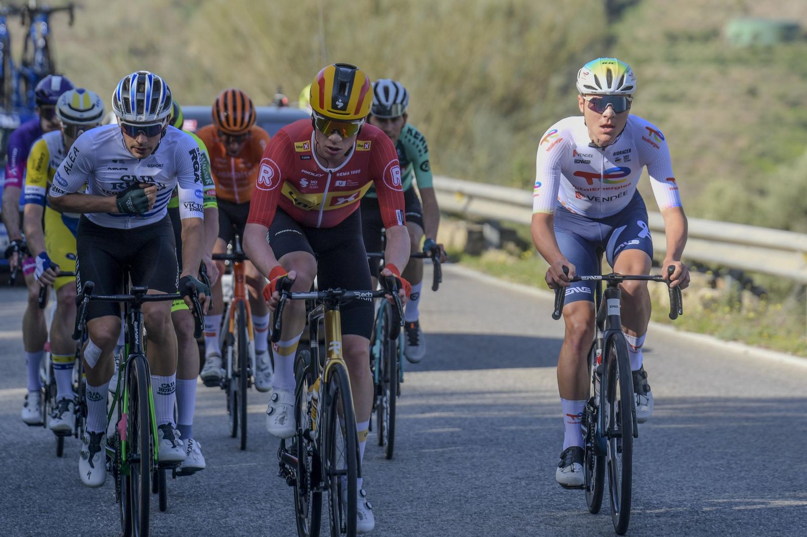 Las mejores imágenes de la primera etapa de la Vuelta Ciclista a Andalucía Ruta del Sol