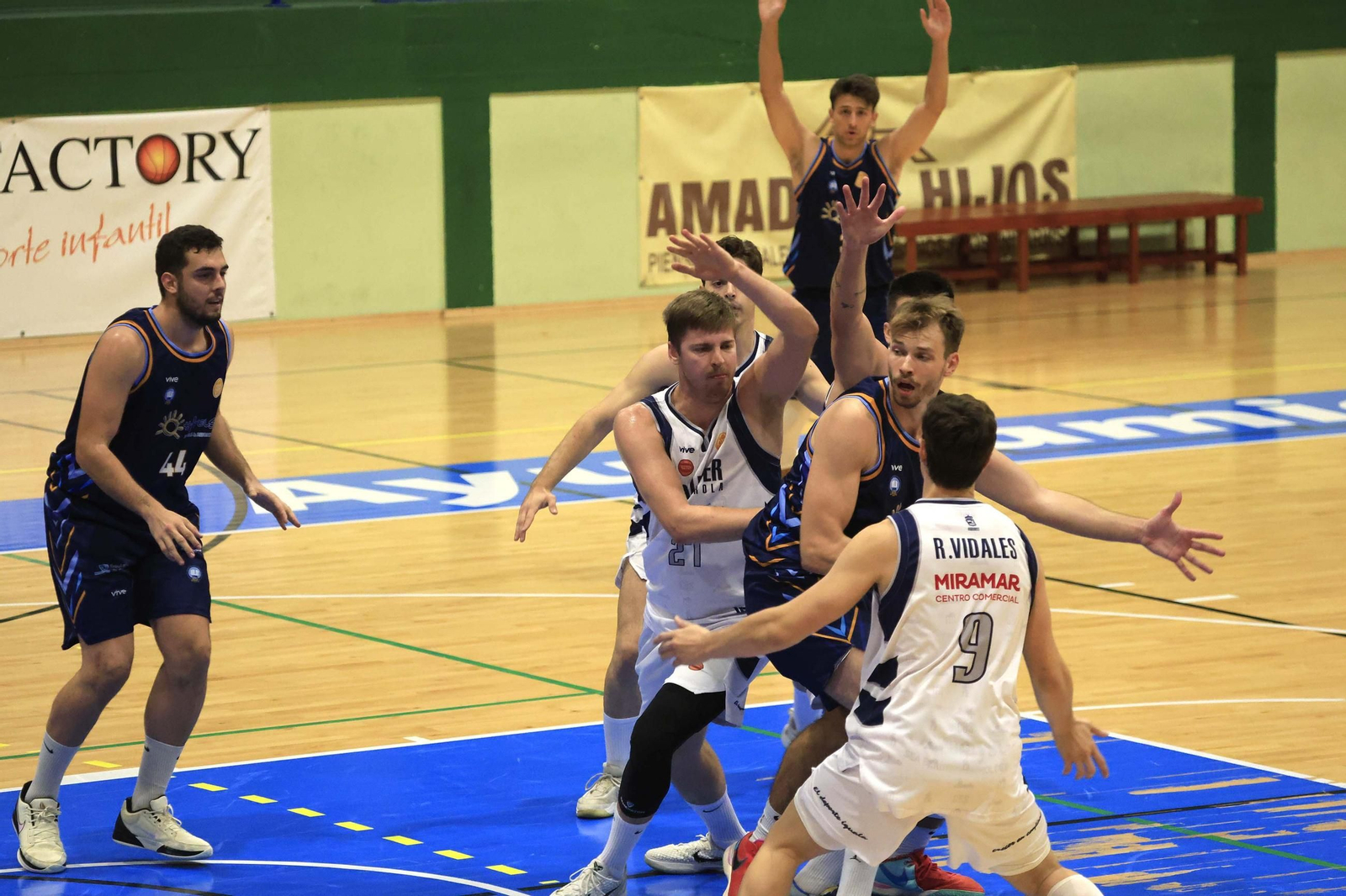 Las fotos del Unión Linense Baloncesto - CB Salliver Fuengirola de Tercera FEB