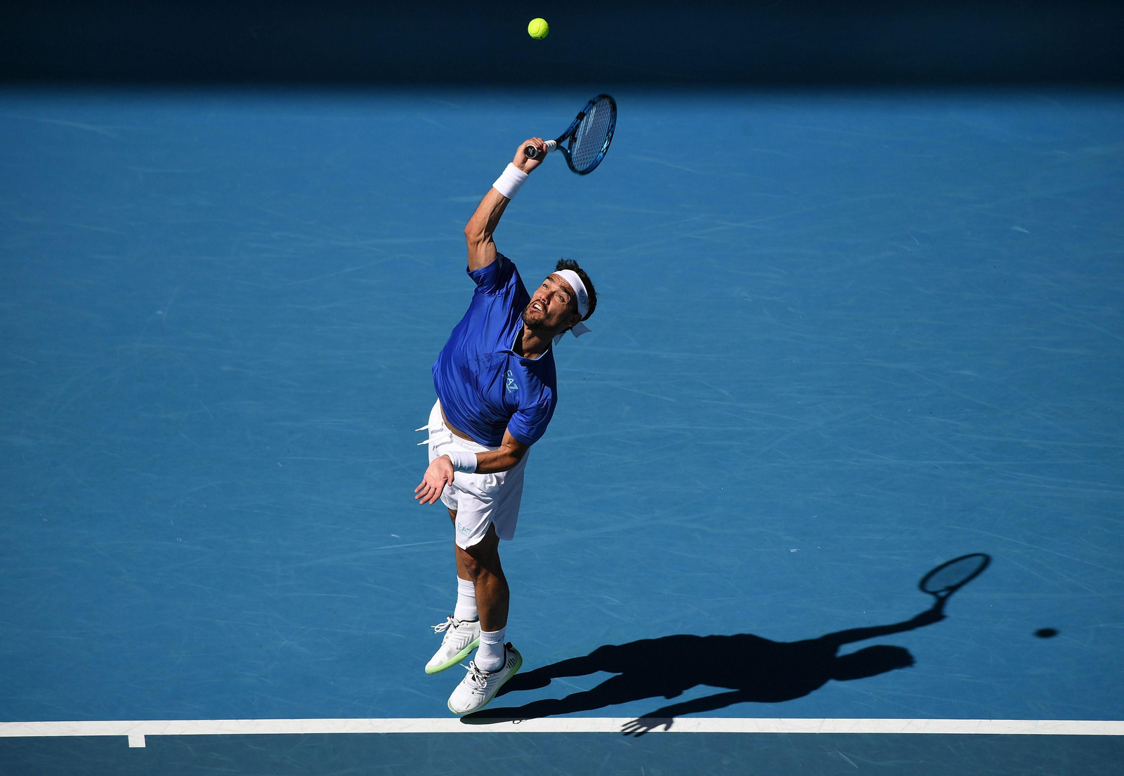 Fognini saca en un torneo de esta temporada.