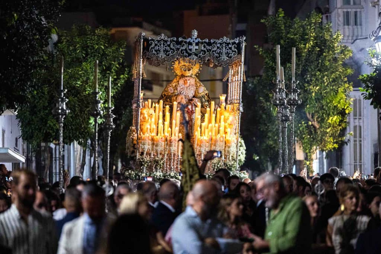 Procesión extraordinaria de Gracia y Esperanza en San Fernando: las imágenes