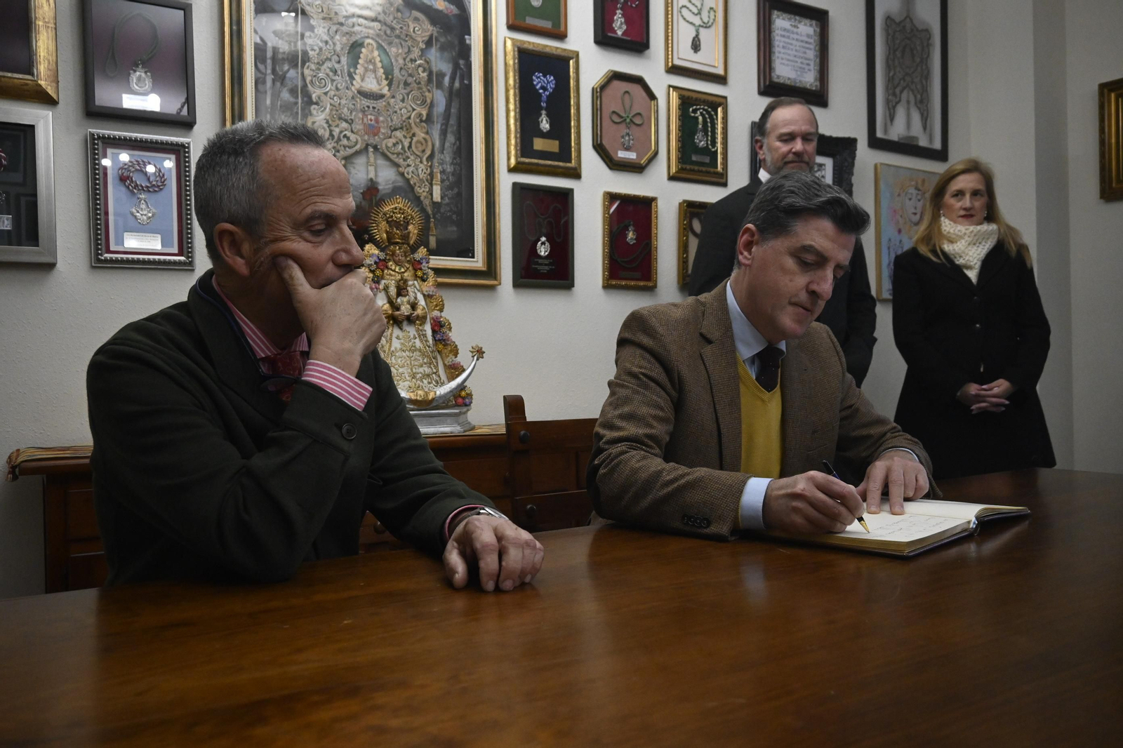 Presentación del Catálogo de la Exposición "Otorga lo Imposible" en imágenes