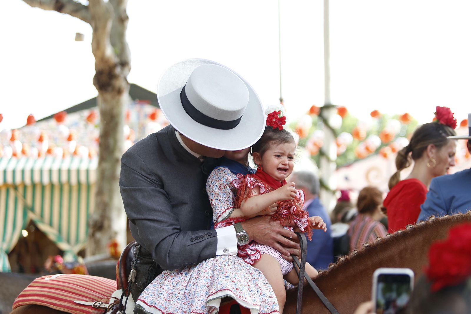 El Lunes de Feria, el primero con silencio en los 'cacharritos', en imágenes
