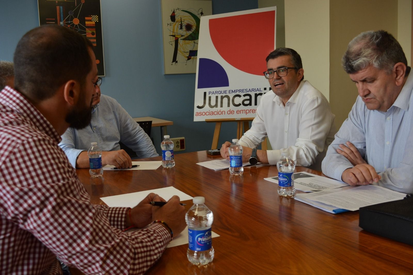 Empleo anima a las empresas de Juncaril a sumarse al programa de formación a la ‘carta’