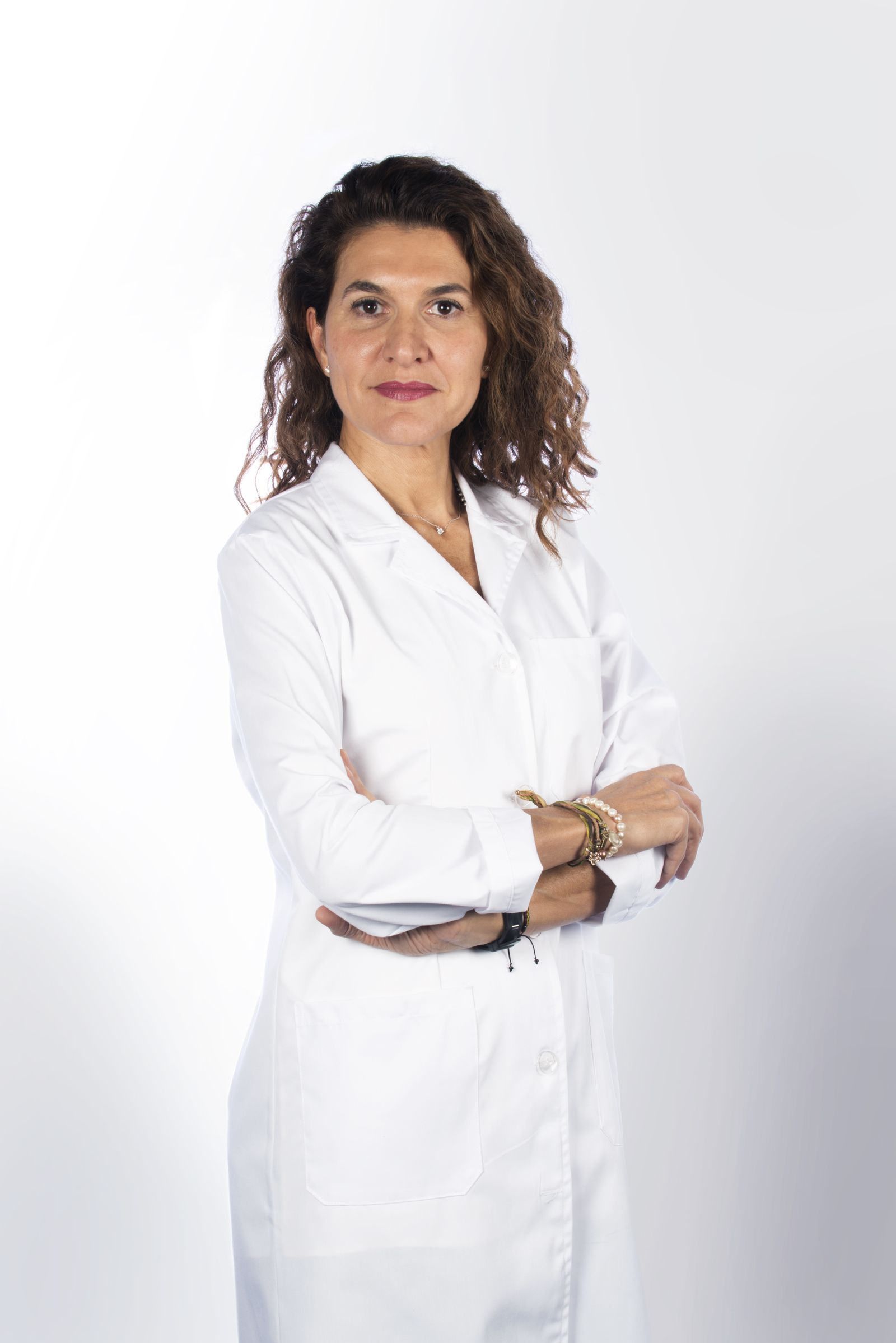 Doctora Amparo Toro, retinóloga en Clínica Baviera.