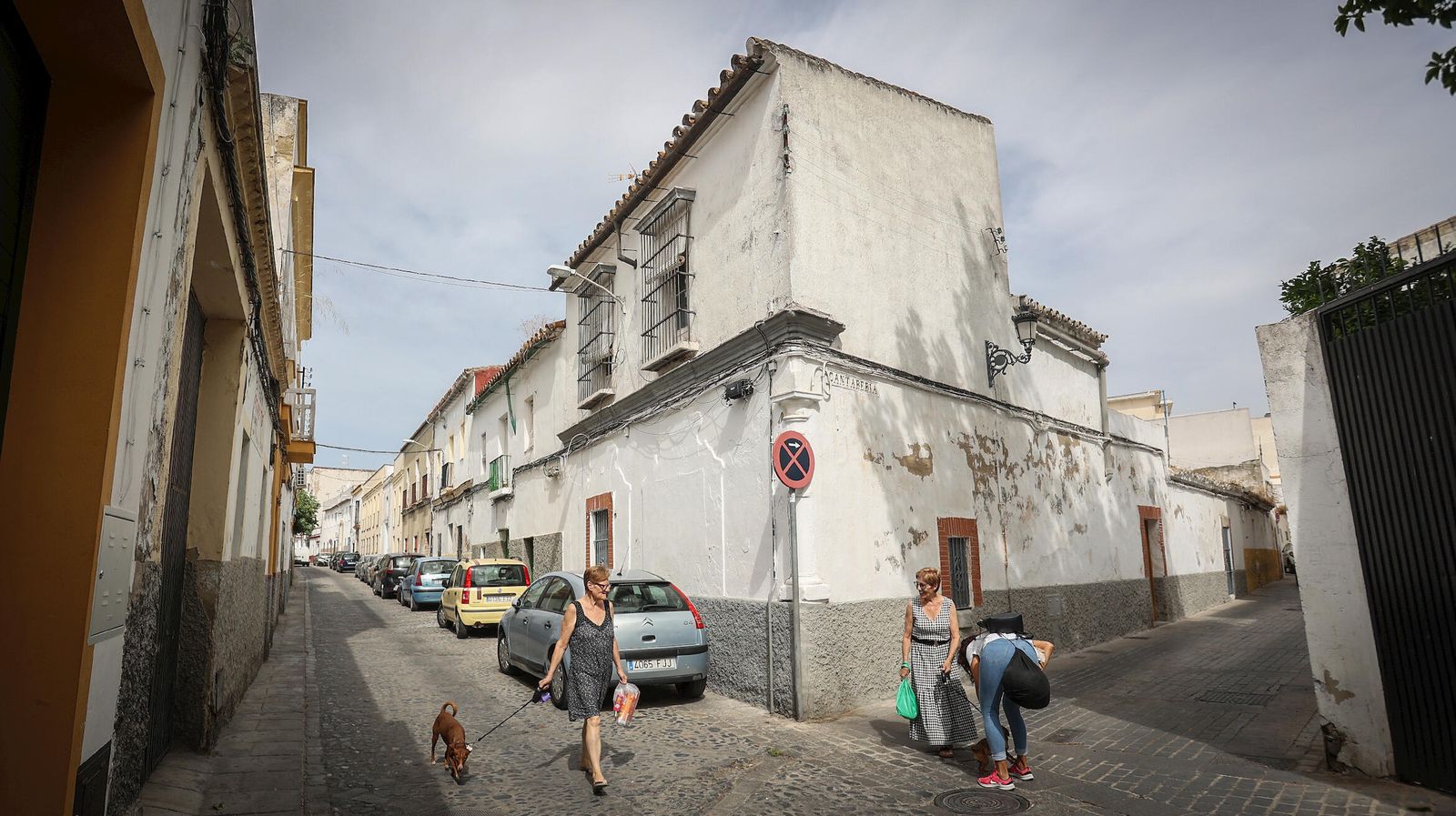 Calle Nueva esquina con calle Cantarería, en el corazón de Santiago.