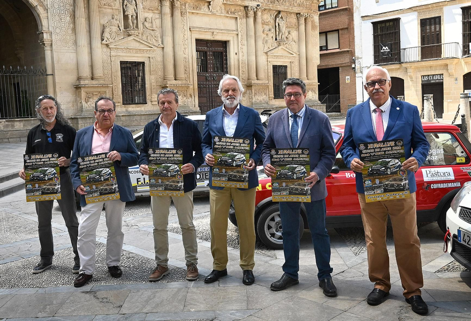 Foto de familia de la presentación del XI Rally Ciudad de Jerez-Trofeo Tomás Rivero. Foto de familia de la presentación del XI Rally Ciudad de Jerez-Trofeo Tomás Rivero.