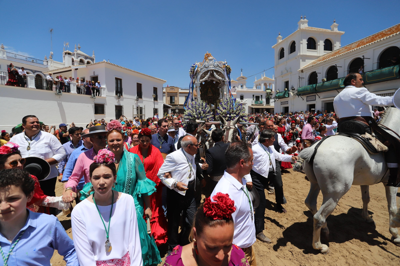 Imágenes de la presentación de las  Hermandades filiales  del sábado en el Rocío