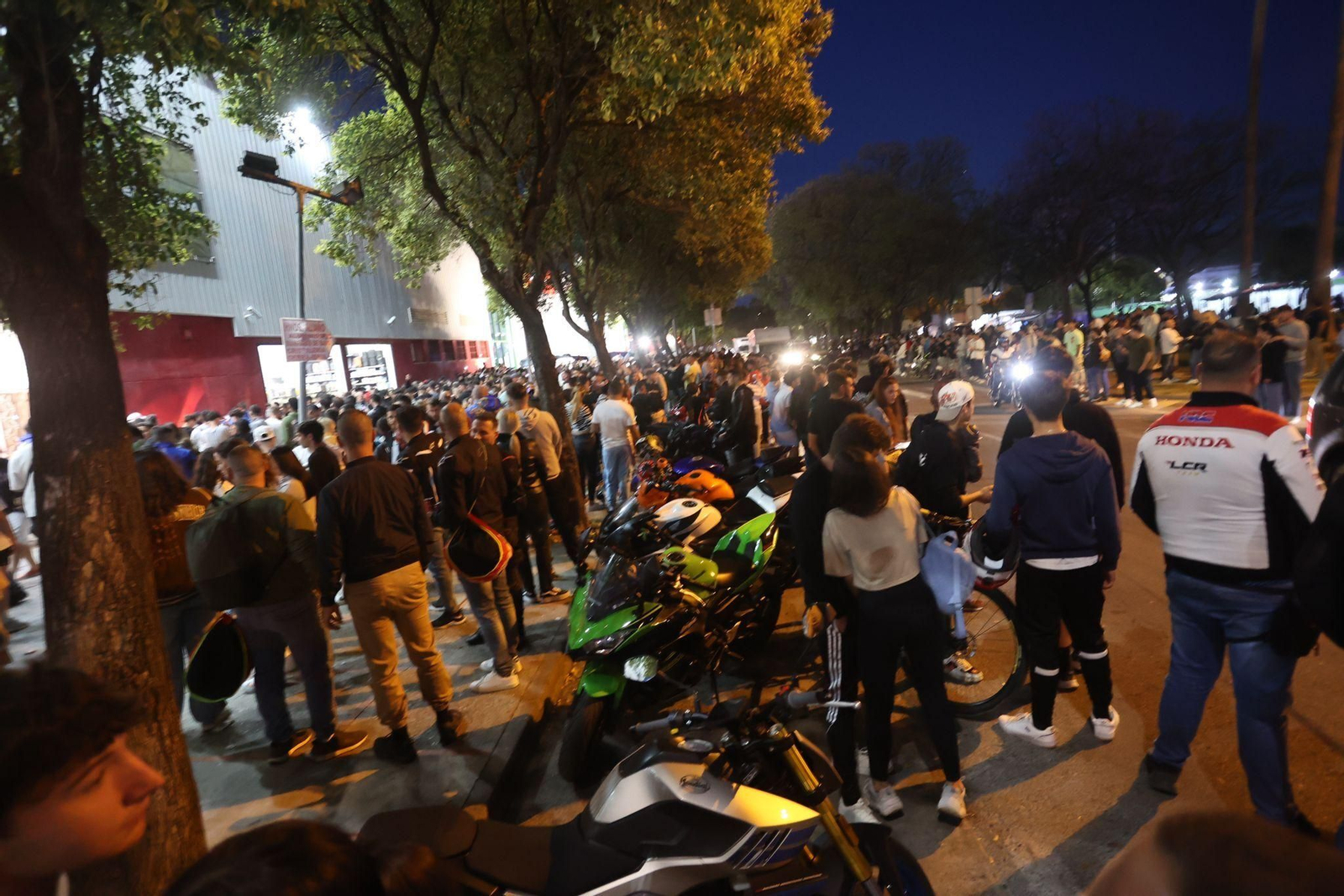 Ambiente motero en Jerez el jueves del Gran Premio de MotoGP