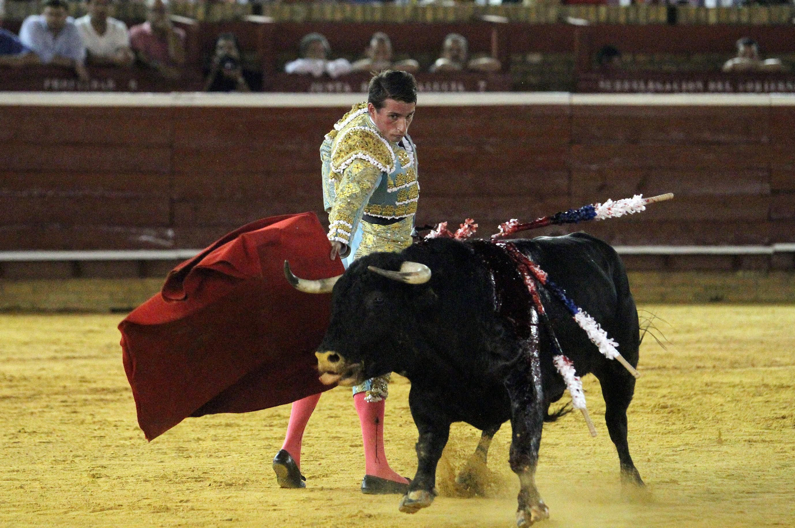 Faena de Alfonso Cadaval en la Plaza de toros La Merced