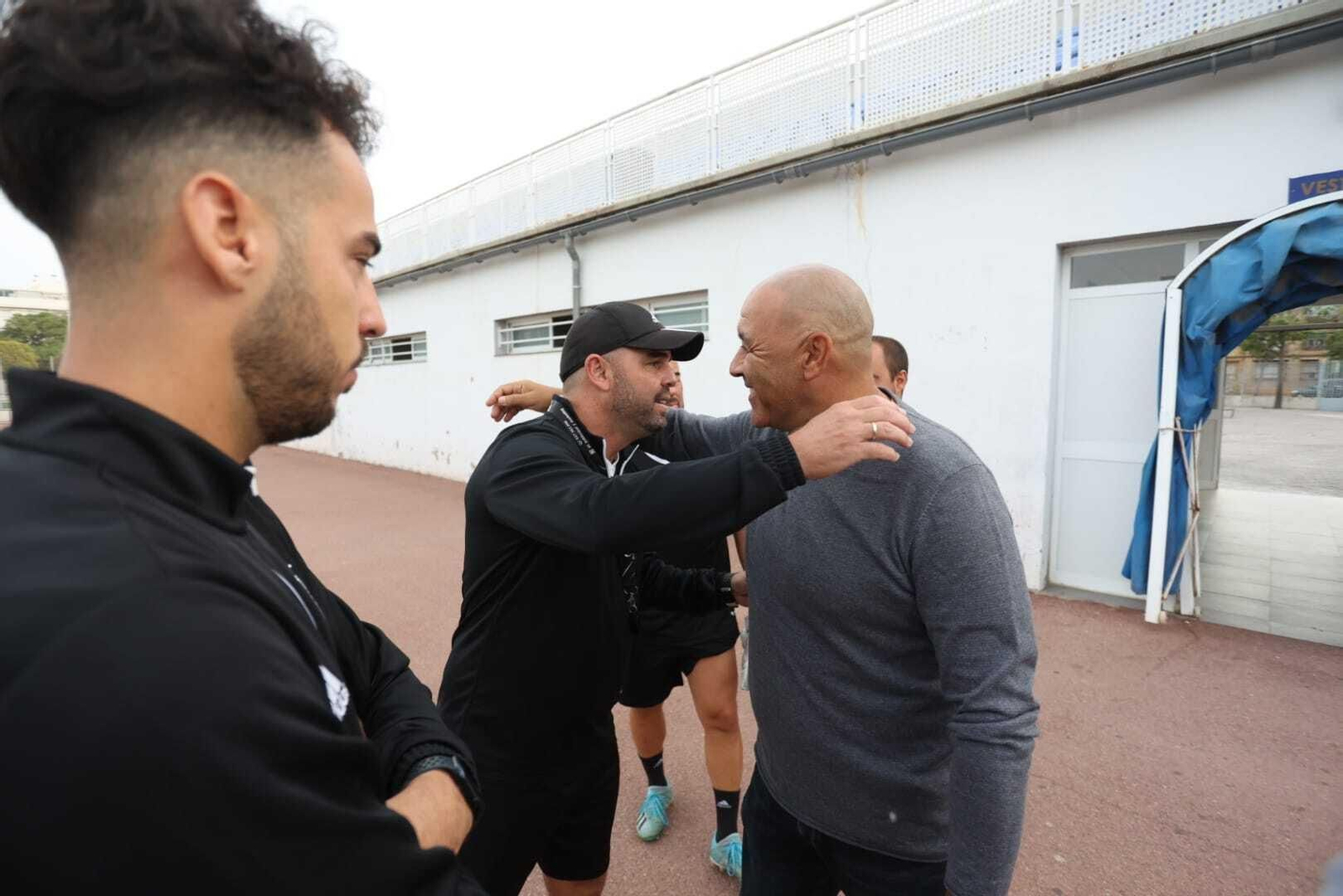 Paco Peña se despide de la plantilla del Xerez CD Paco Peña se despide de la plantilla del Xerez CD