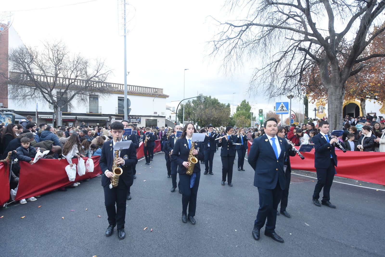 La ilusión se extiende por Córdoba en una mágica cabalgata de Reyes