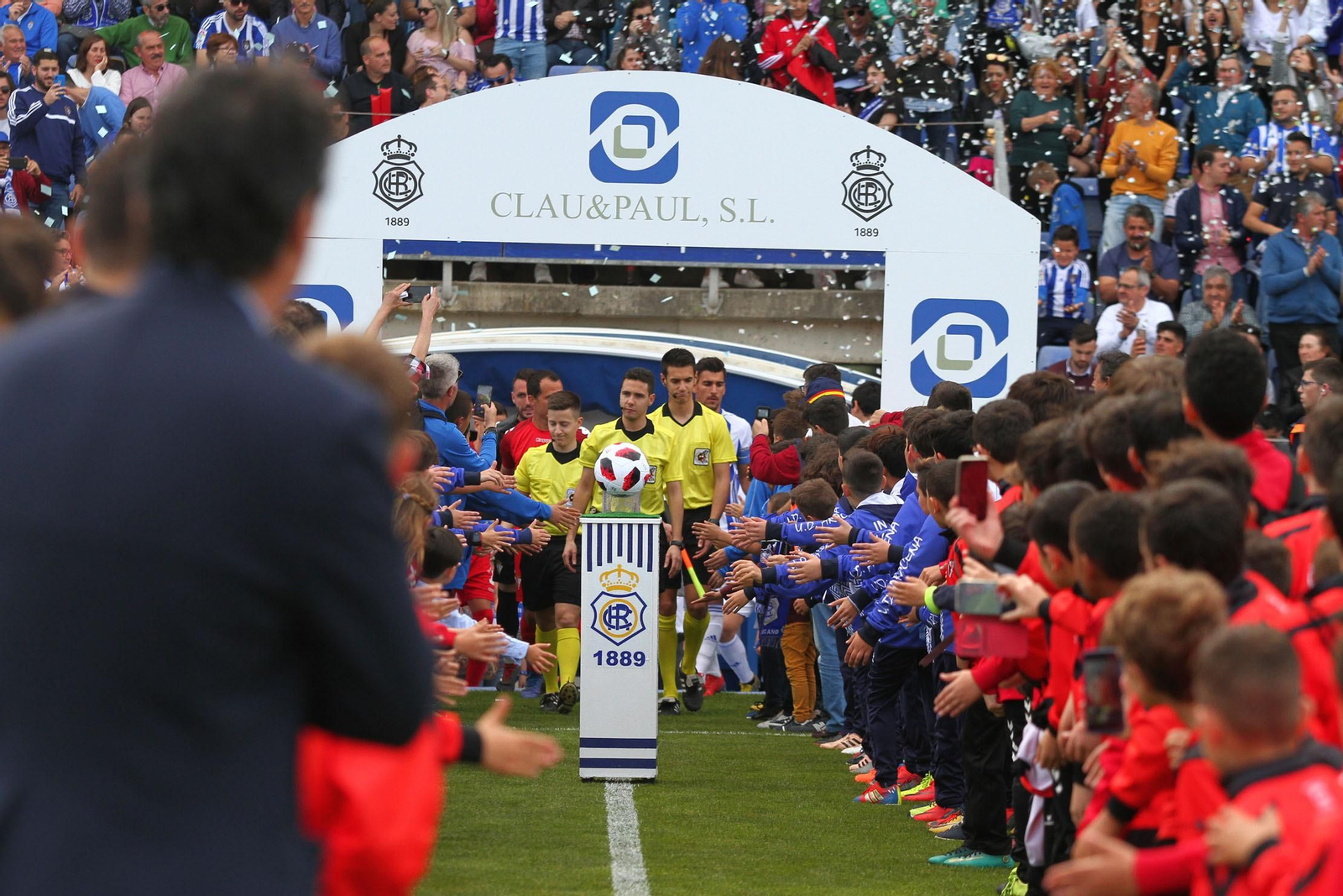 Ambientazo en las gradas del Recreativo de Huelva y el San Fernando