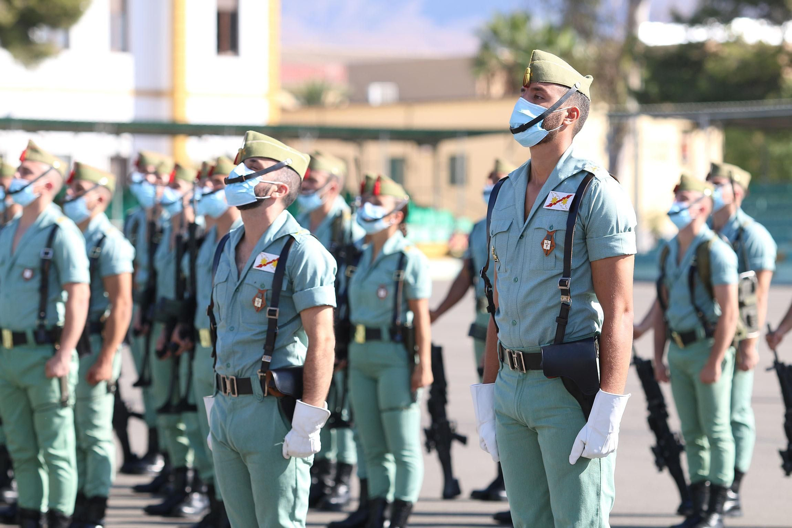 Fotogalería de la ministra de Defensa, Margarita Robles, a La Legión