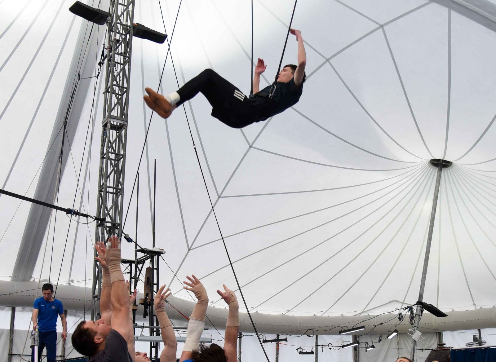 Ensayos y preparativos para el estreno del Circo del Sol en Sevilla 2026