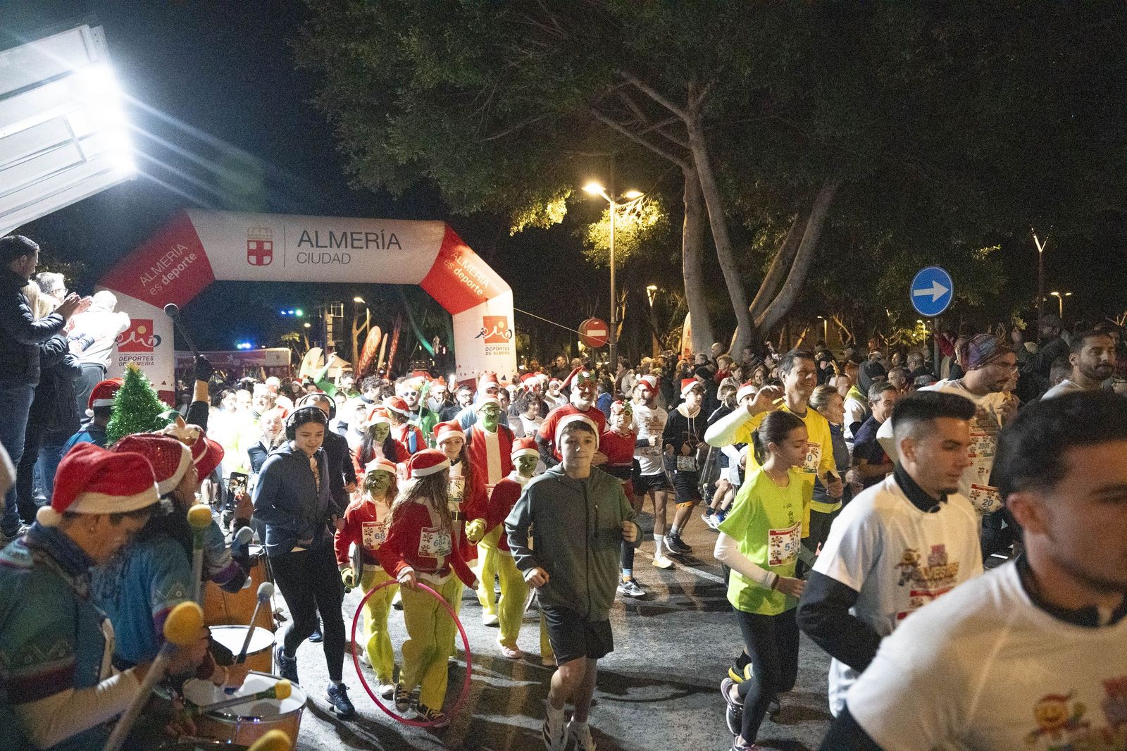 Almería corre y celebra su memoria olímpica en una San Silvestre de récord