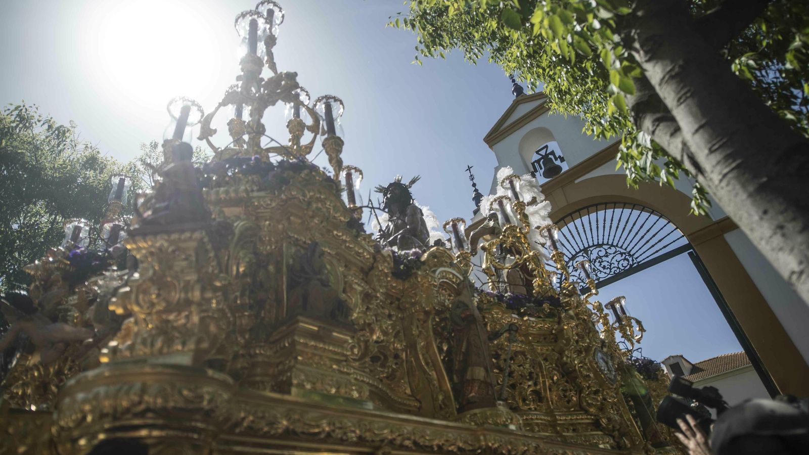 La Coronación de Espinas, a la salida de su templo.