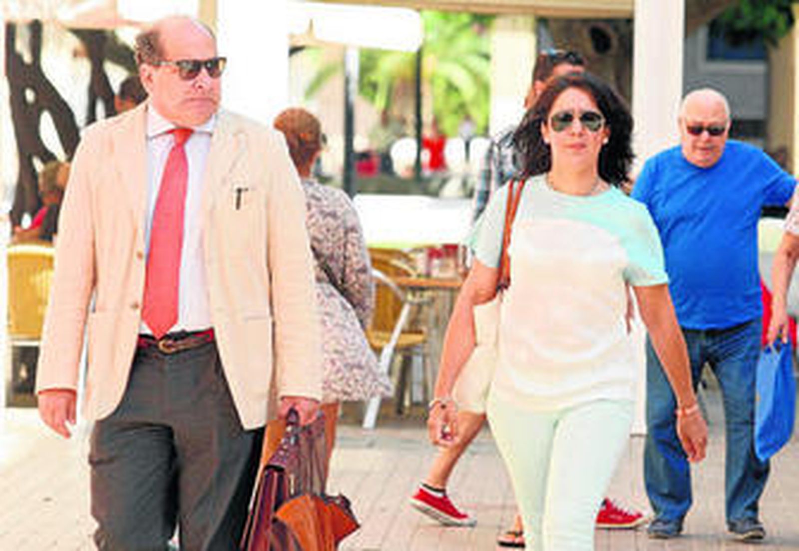 Imagen de María José Valencia camino de prestar declaración en la mañana de ayer.