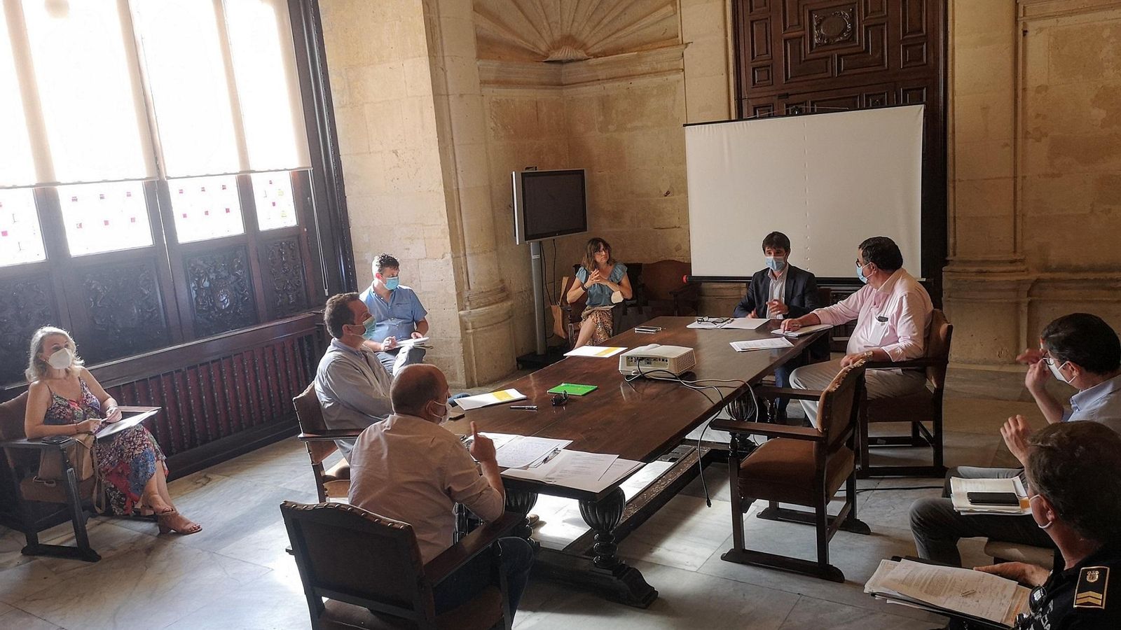 Reunión de la comisión limpieza de la ciudad, este lunes.