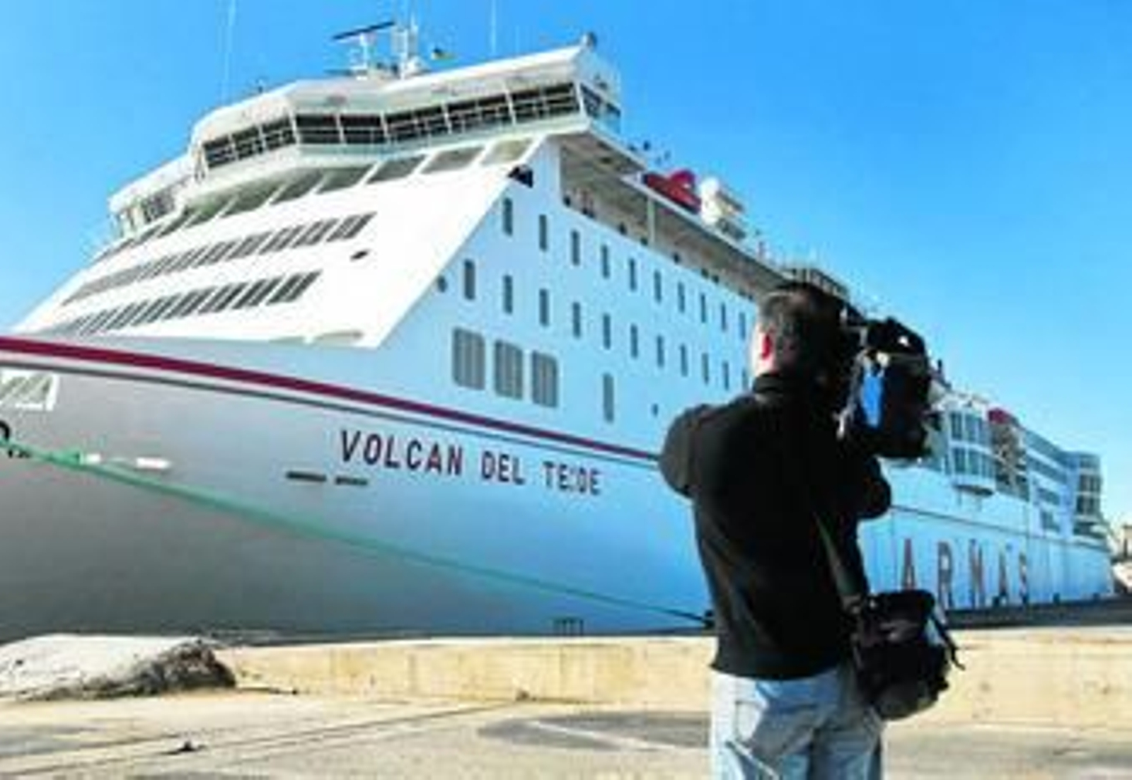 El 'Volcán del Teide' es el buque que cubrirá la nueva línea entre Huelva y Canarias.