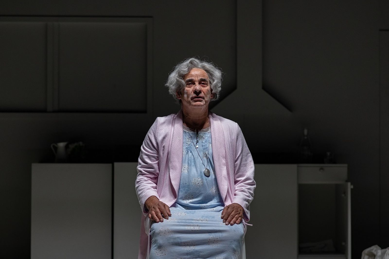 Eduard Fernández en un momento de ‘Todas las canciones de amor’