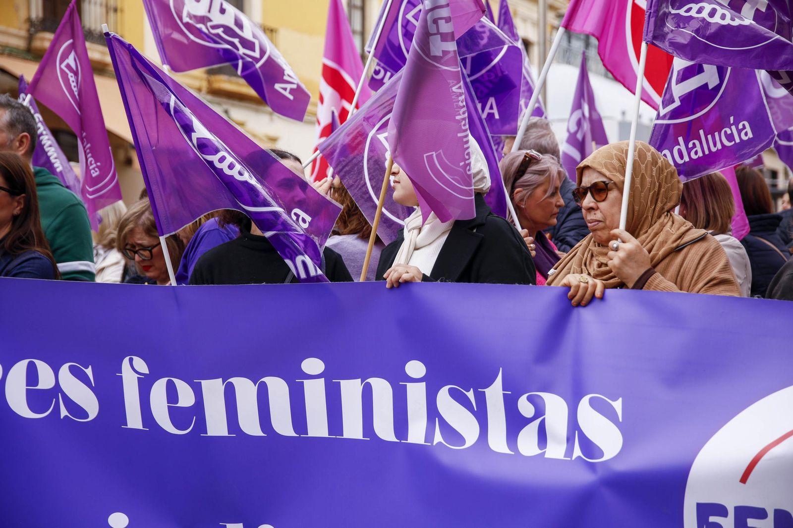 Las imágenes de la manifestación realizada por la Plataforma de Acción Feminista en Almería