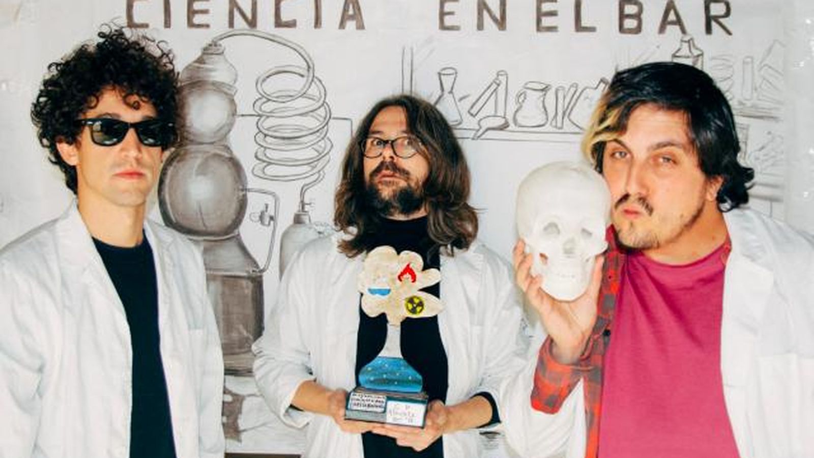 Los compañeros de Ciencia en el Bar.