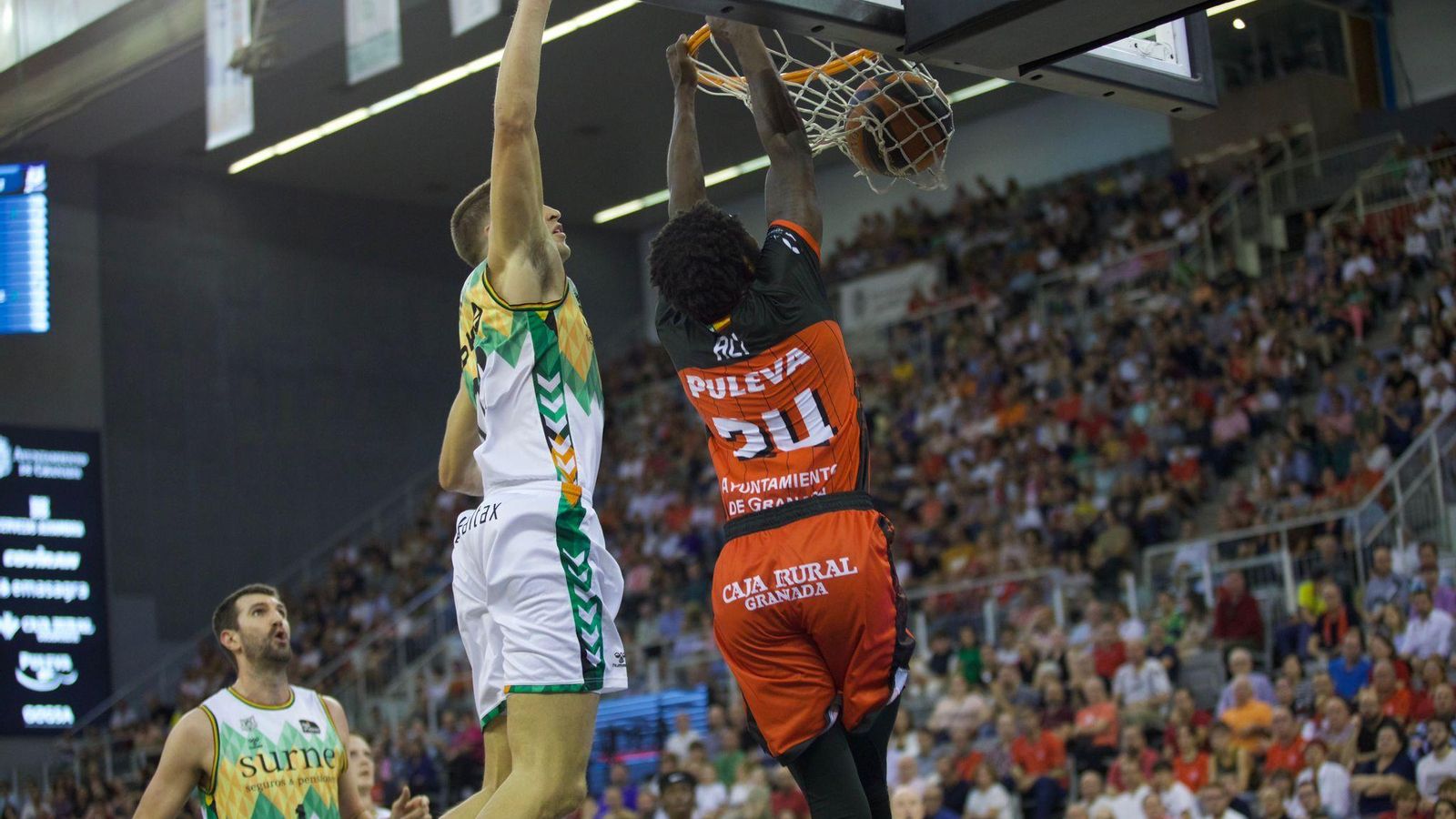 Prince Ali se eleva a canasta.