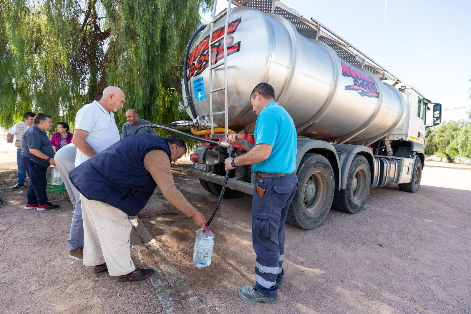 Reparto de agua potable en Villanueva de Córdoba Reparto de agua potable en Villanueva de Córdoba