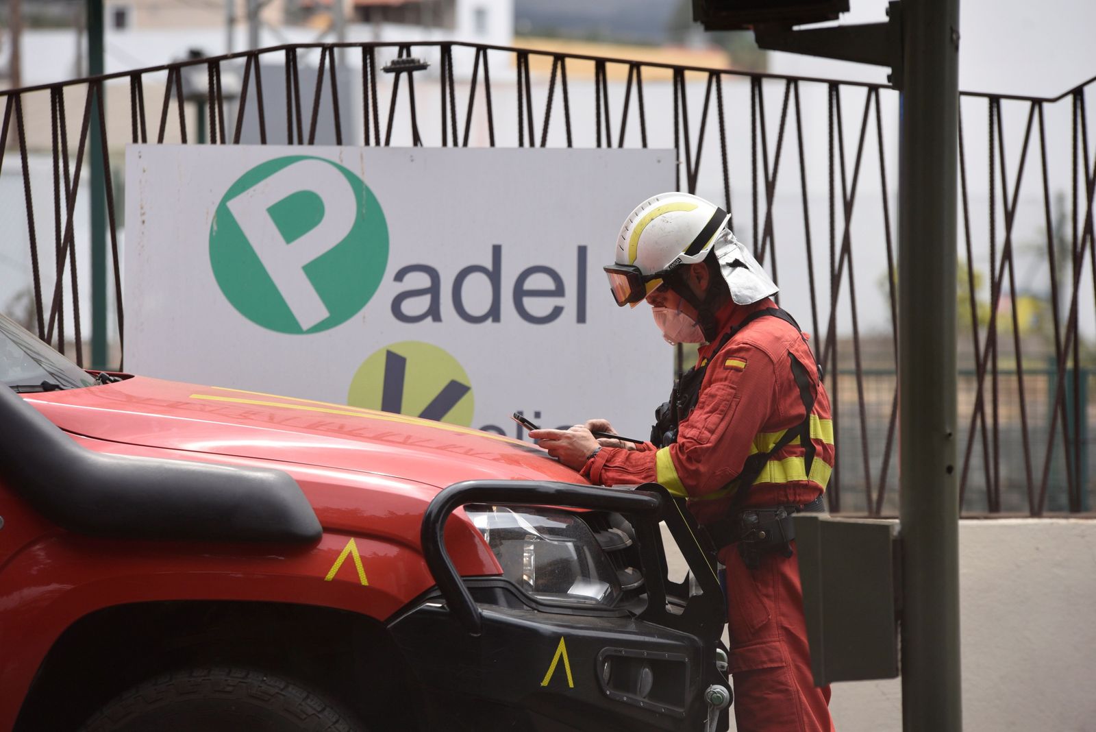 La Palma mira resignada un día más los estragos del volcán