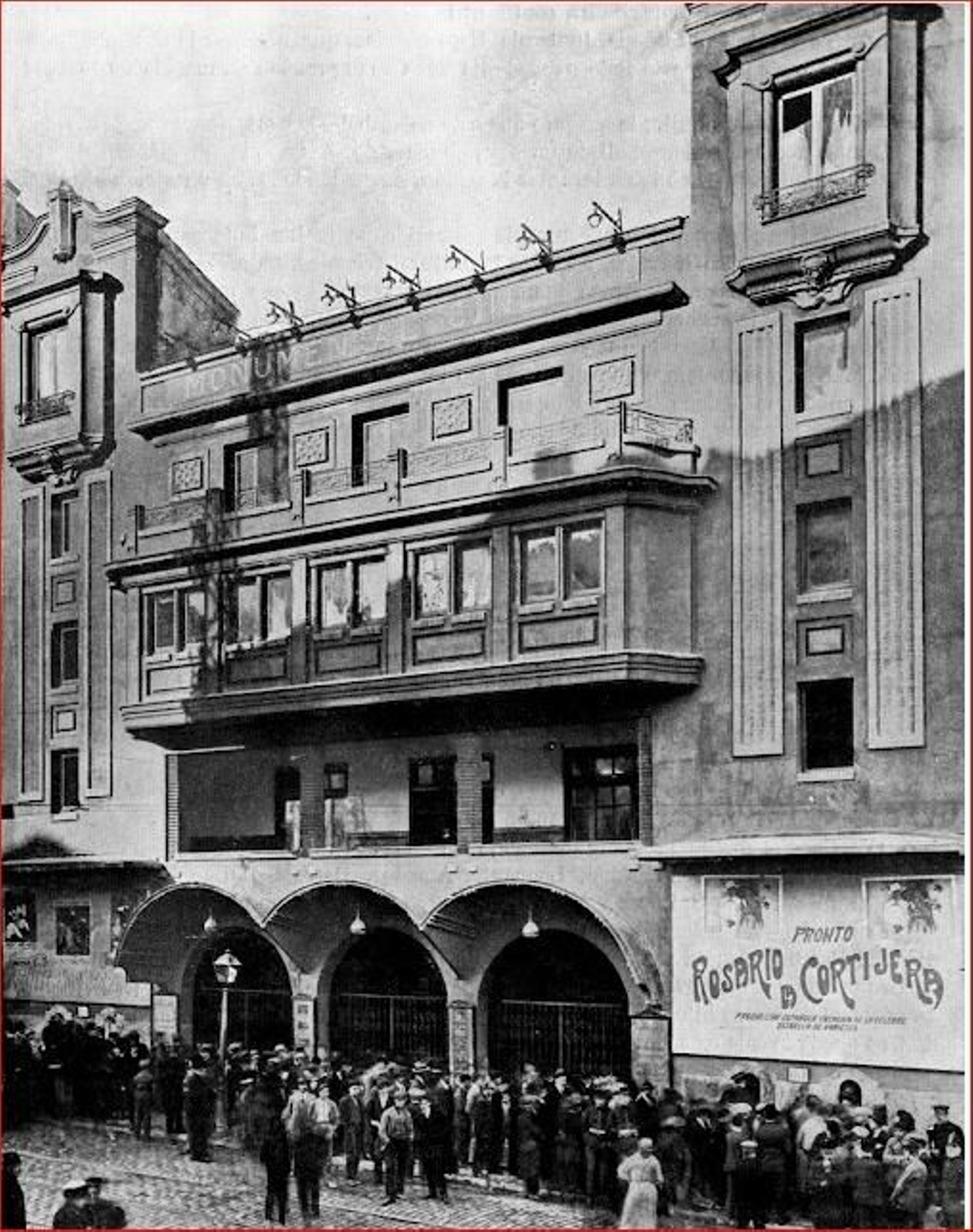 4. Fachada Monumental Cinema de Madrid con capacidad para 1.200 espectadores, año 1923. 4. Fachada Monumental Cinema de Madrid con capacidad para 1.200 espectadores, año 1923.